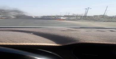 شهود عيان: متظاهرون يقطعون الطريق الرئيسي في الرفاعي احتجاجاً على الخدمات