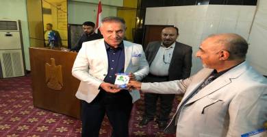 بالصور: صحفيو ذي قار يحتفلون بانهاء ملف قطع اراضي زملائهم في الناصرية 