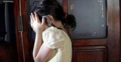 ذي قار: طفلة تتعرض للتعنيف والتشريد من قبل زوجة ابيها والشرطة المجتمعية تتدخل 