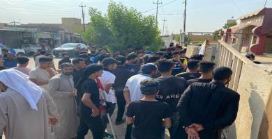 محتجون يغلقون مديرية ناحية العكيكة جنوب الناصرية 
