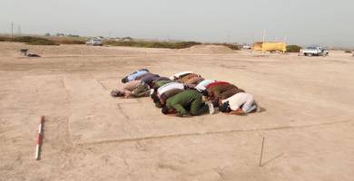 العثور على مسجد طيني 