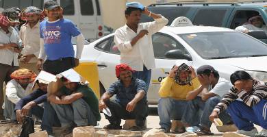 ذي قار تسفِّر عمالاً آسيويين لمخالفتهم ضوابط الاقامة