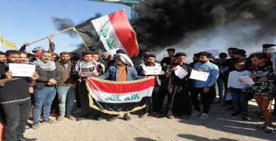 بالصور: محتجون في كرمة بني سعيد يطالبون بإنشاء مستشفى للقضاء