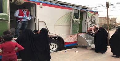 بالصور: العيادة الطبية المتنقلة تصل للمناطق العشوائية في الناصرية 