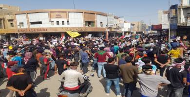 ذي قار: محتجون انطلقوا باتجاه دوائر المحافظة للتعبير عن غضبهم وعدم توفير فرص عمل