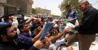 شباب عاطل عن العمل
