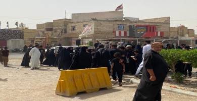 ‏أهالي الناصرية يحيون وفاة الرسول الأعظم بالتوجه الى مسجد خطوة الامام علي ع