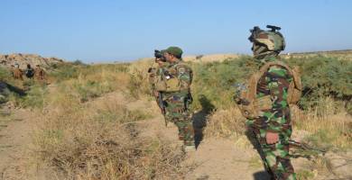 بالصور: واجب أمني لشرطة ذي قار للبحث عن مطلوبين واسلحة غير مرخصة بمناطق حدودية مع ميسان 