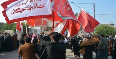 بالصور: تجدد التظاهرات في ناحية العكيكة للمطالبة بتحسين الخدمات وإقالة مدير الناحية