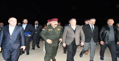 بالصور: لجنة الامن والدفاع النيابية في قيادة عمليات سومر