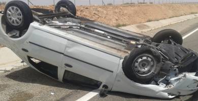 إصابة 5 منتسبين لشرطة ذي قار بإنقلاب عجلتهم شمال الناصرية 