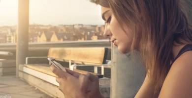 بسبب هاتفك المحمول.. الرقبة في خطر