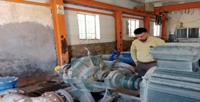 ماء ذي قار تواجه الصيف بنصب مضخات وصيانة الشبكات