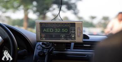 النقل تدرس نصب عدادات الأجرة في المركبات الخاصة