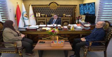 وزير التجارية
