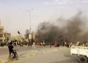 شهود عيان: اصابة اثنين من المتظاهرين في احتجاجات وسط الناصرية