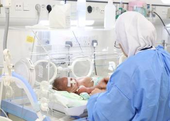 العثور على طفلة حديثة الولادة تركها ذووها بمستشفى في الناصرية