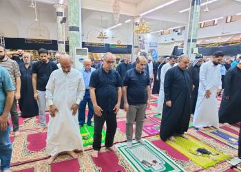 بالصور : إقامة صلاة الجمعةِ في مسجد الشيخ عباس الكبير وسطَ الناصرية