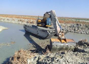 بالصور: أعمال تطهير جداول هور ابو زرك شرق الناصرية