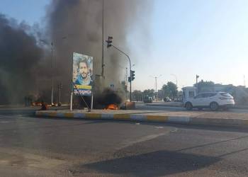 شهود عيان: قطع جسر النصر وتقاطع البهو وسط الناصرية بالاطارات المحترقة