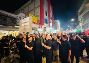 بالصور: موكب جمعية التضامن يُحيي ليلة العاشر برفع المصاحف